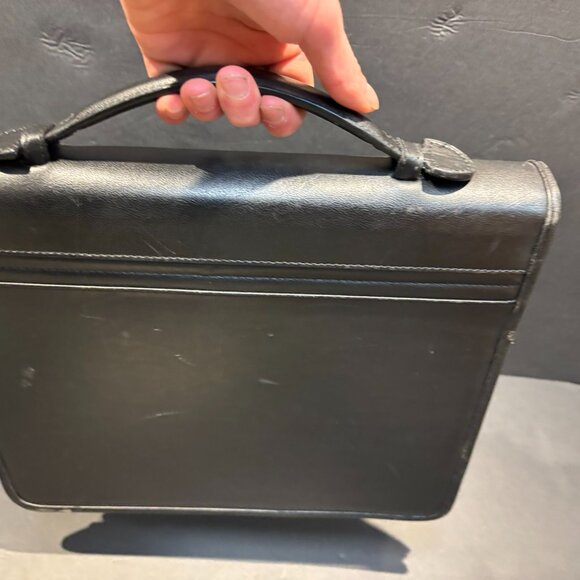 Black Leather Binder/Portfolio (W Calculator)- NWOT- World Wide- Office Storage - Picture 4 of 6